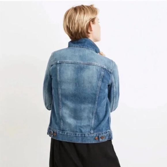 Madewell - The Denim Jacket in Pinter Wash - Picture 4 of 11